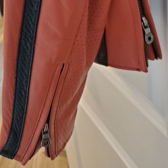 Harley Davidson Leather Jacket - Picture 3 of 7